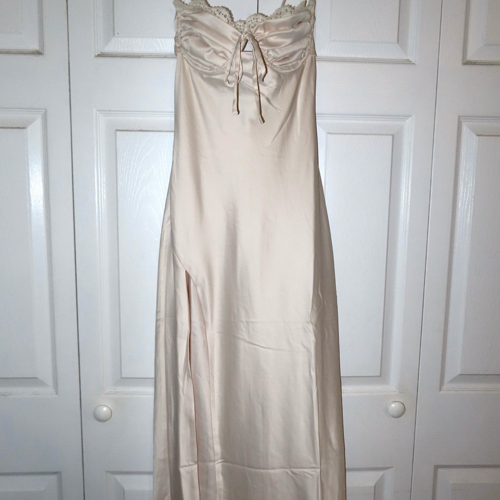 BABYBOO Ardelle Midi Dress - Picture 2 of 6